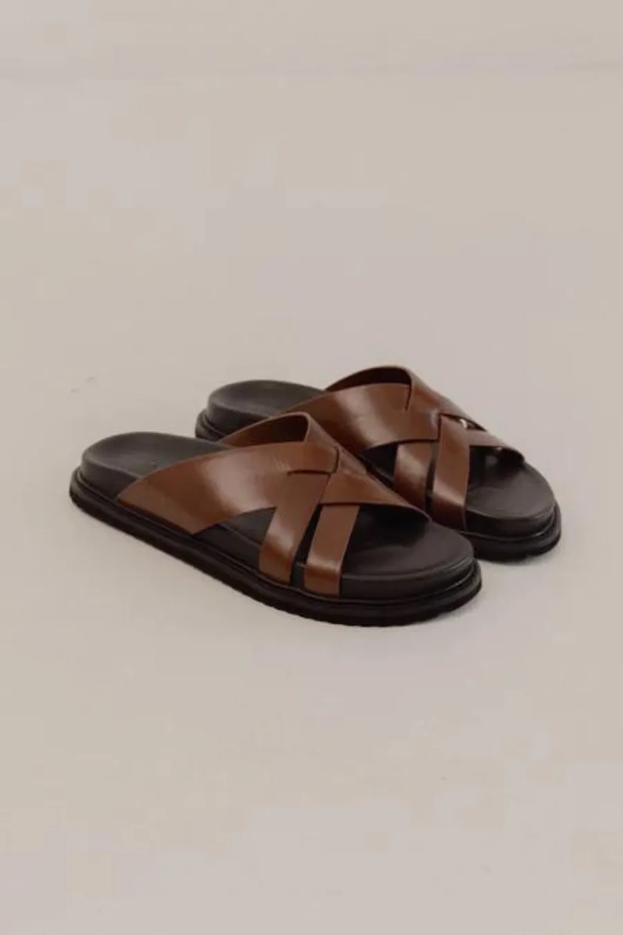 Cross Cut Slide Cognac